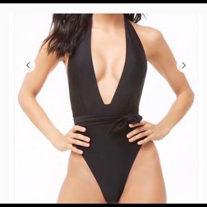 🌸Forever 21 black one piece swimsuit 🌸